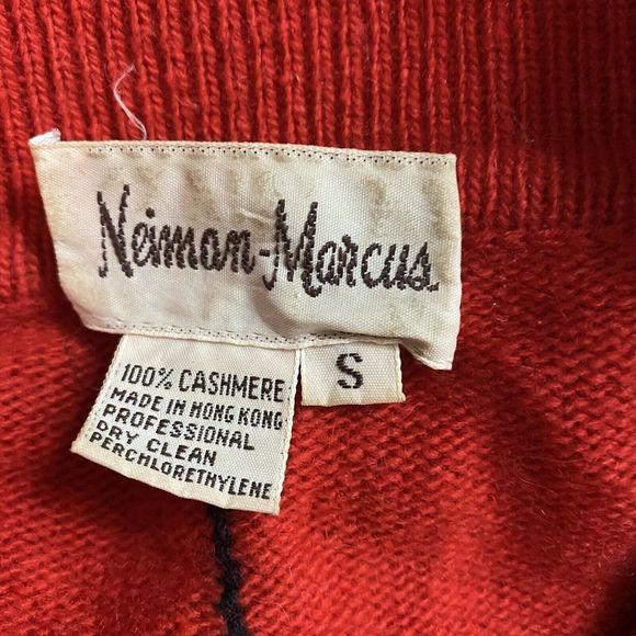 Vintage 100% Cashmere Sweater Red Black Windowpane size Small - Picture 5 of 5